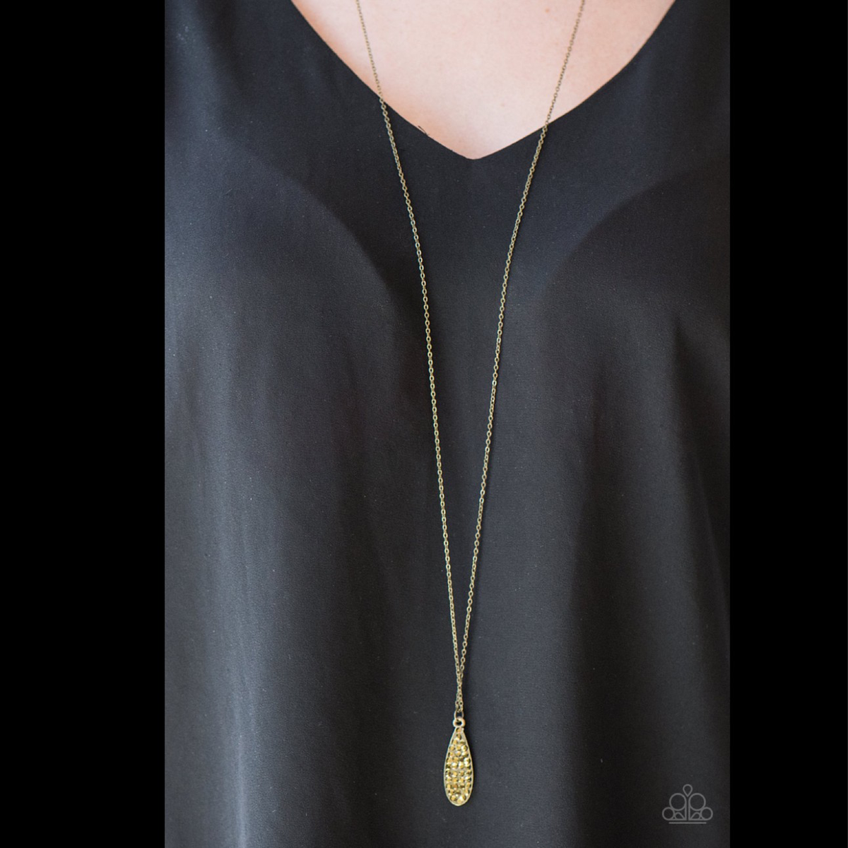 She Just Shines – Brass | Paparazzi Necklace