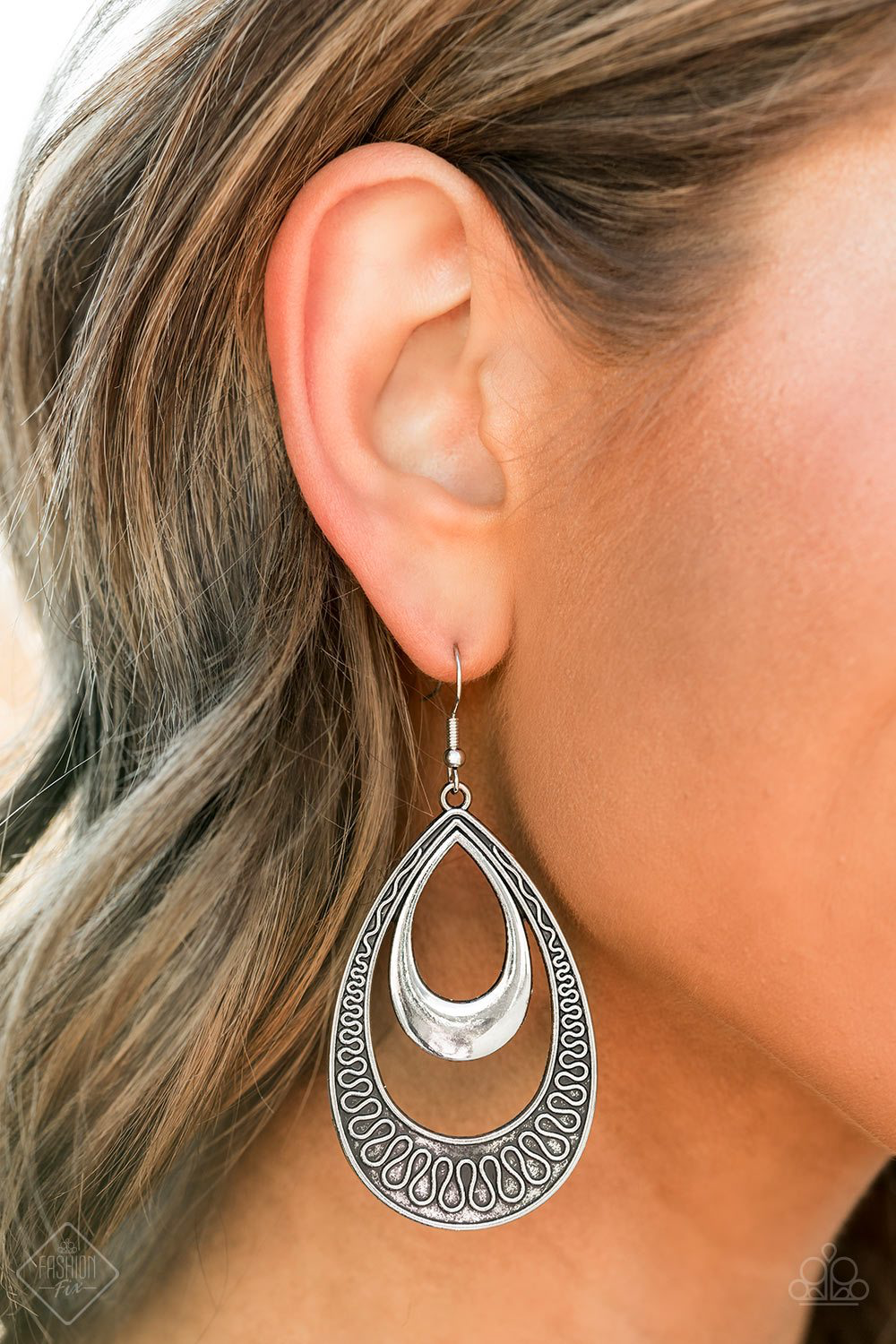 Sahara Sublime – Silver | Paparazzi Earrings