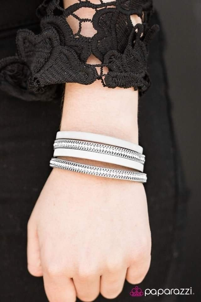 Flash Mob – White | Paparazzi Bracelet