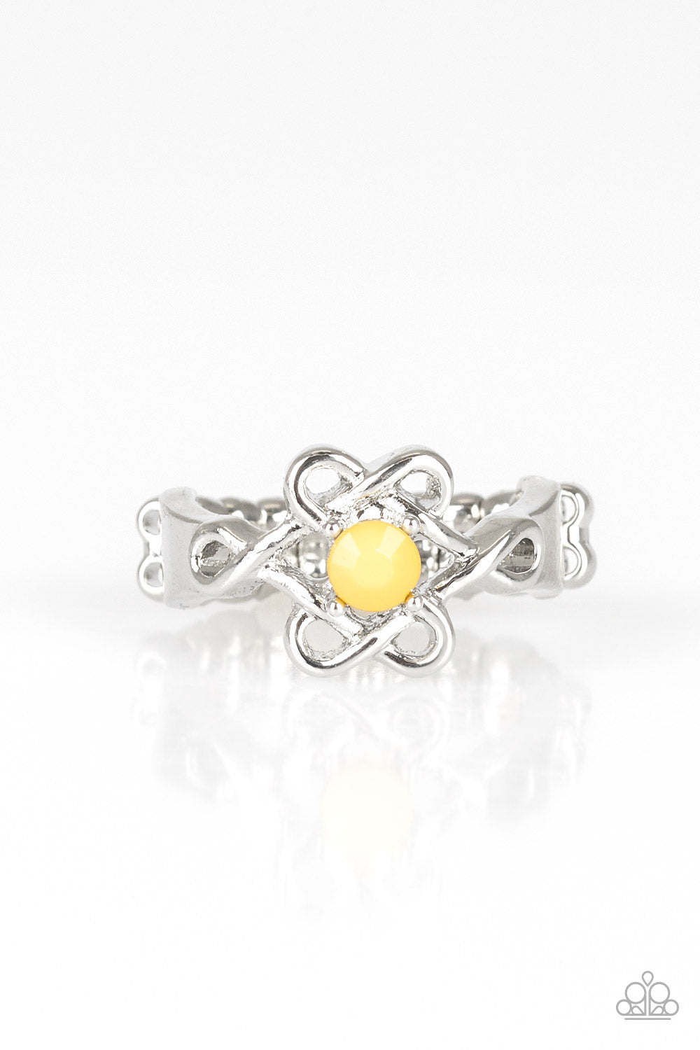 Vibrant Vibes – Yellow | Paparazzi Ring
