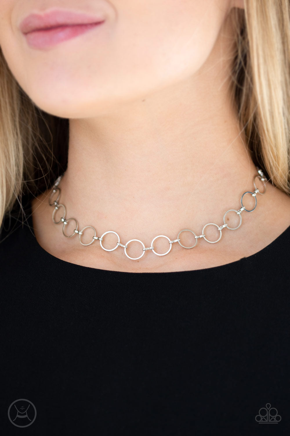 Metro Spunk Choker – Silver | Paparazzi Necklace