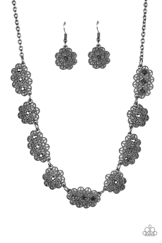 Vintage Vogue – Black | Paparazzi Necklace