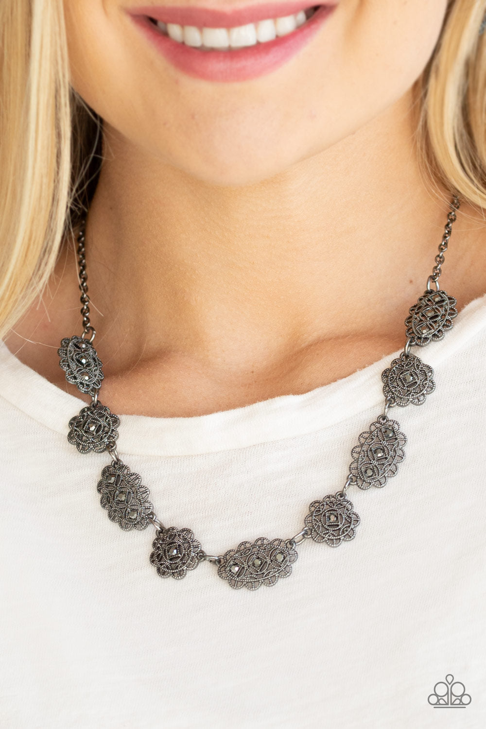 Vintage Vogue – Black | Paparazzi Necklace