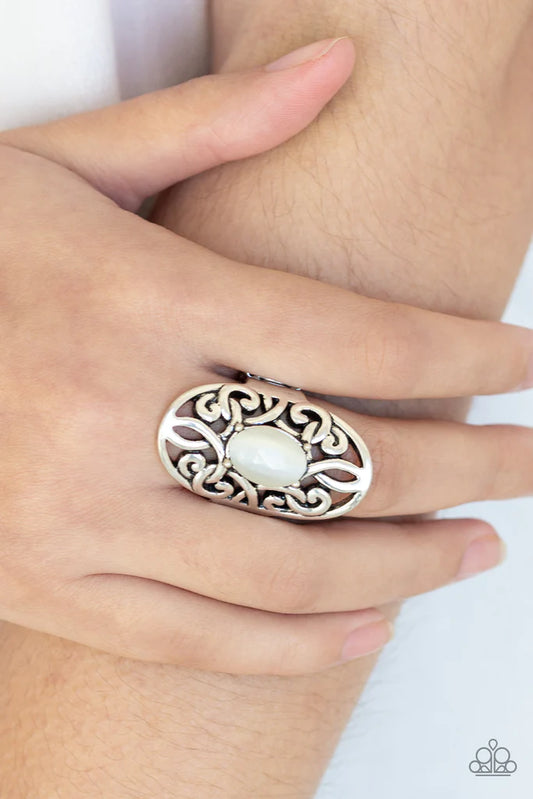 Gleam Big – Silver | Paparazzi Ring
