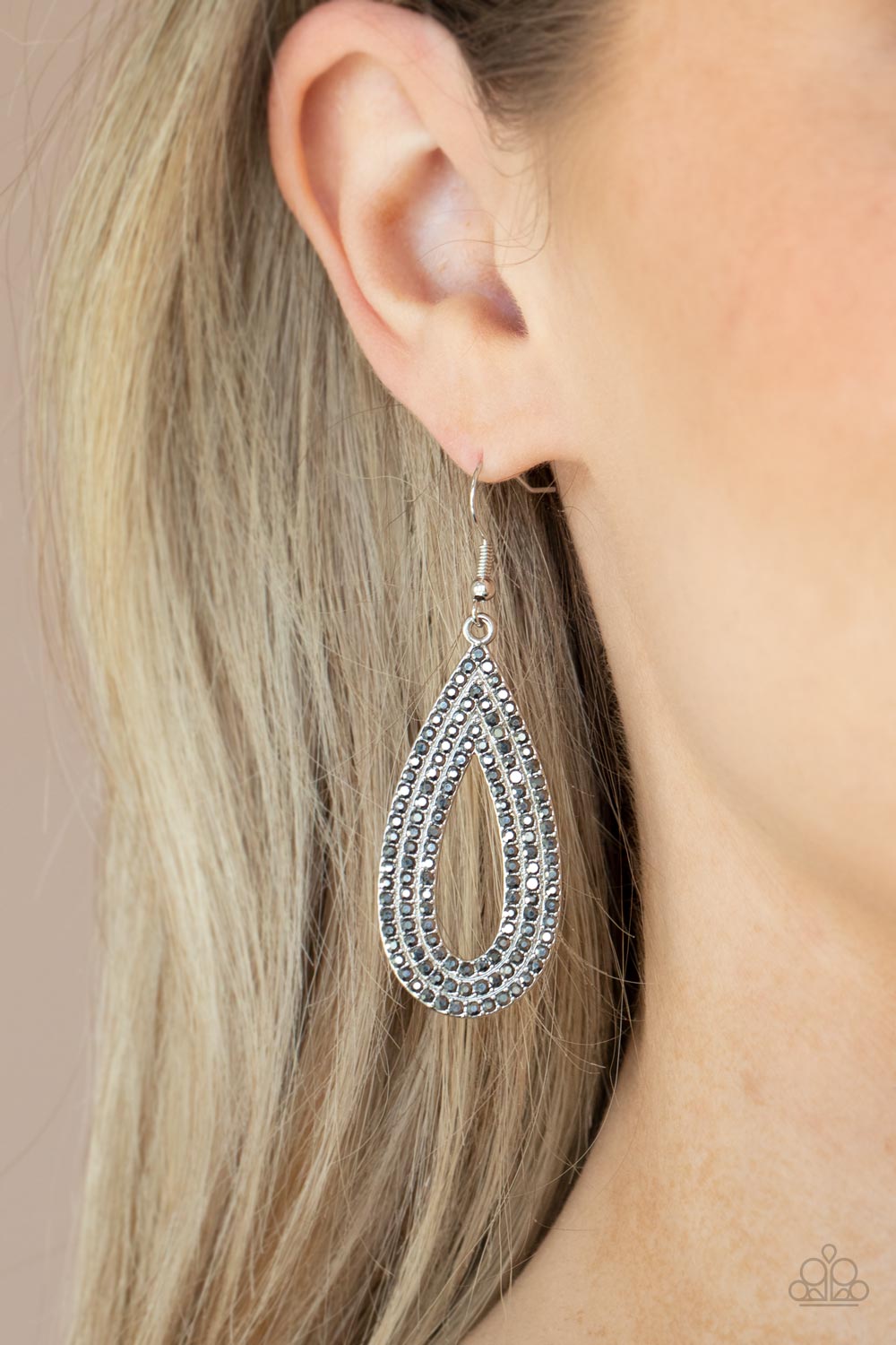 Exquisite Exaggeration – Silver | Paparazzi Earrings