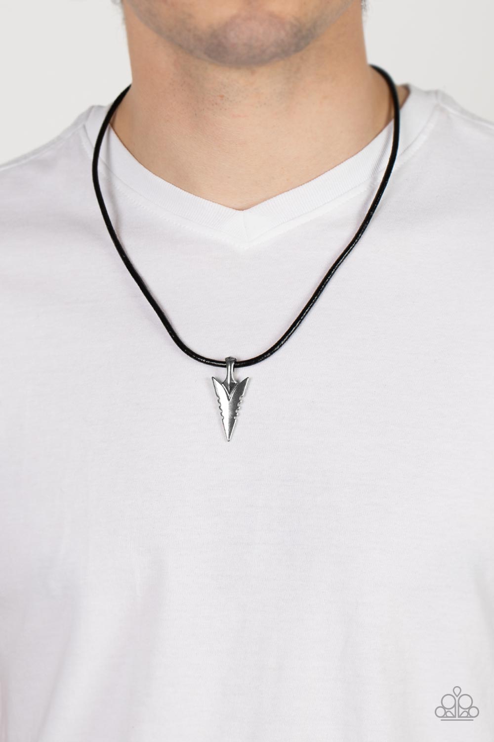 Pharaohs Arrow – Black | Paparazzi Necklace