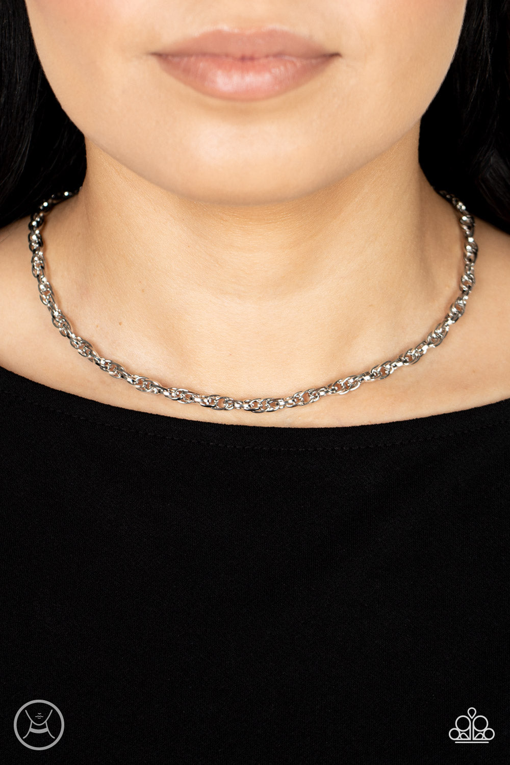 Urban Underdog Choker – Silver | Paparazzi Necklace