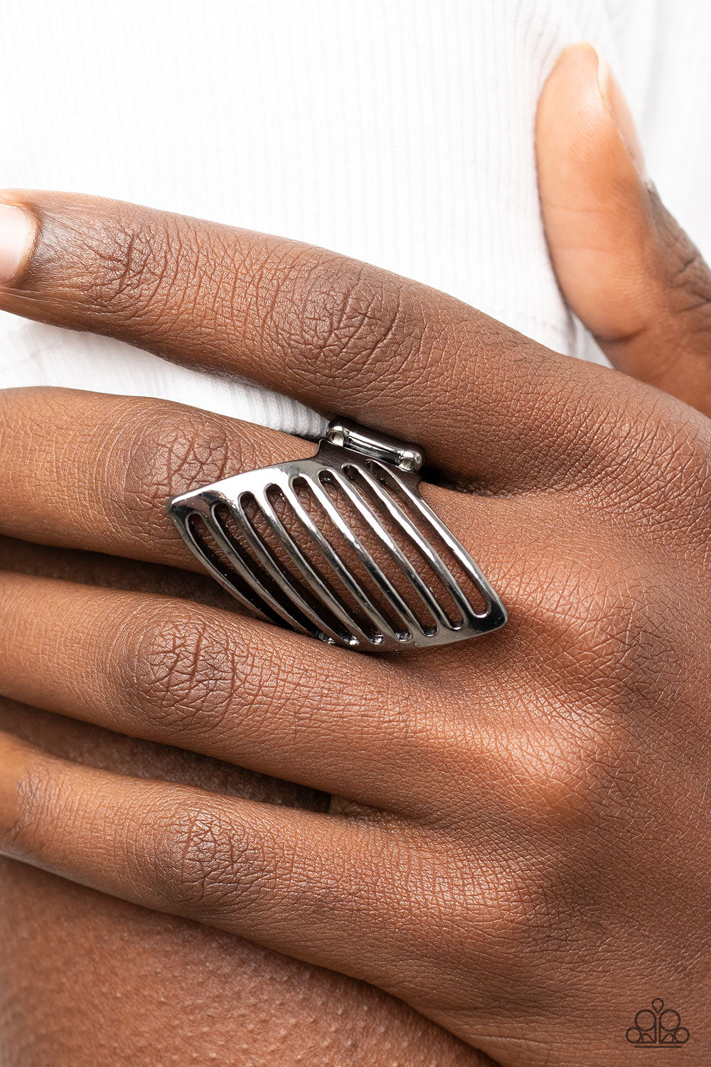 I Just Need to Vent – Black | Paparazzi Ring