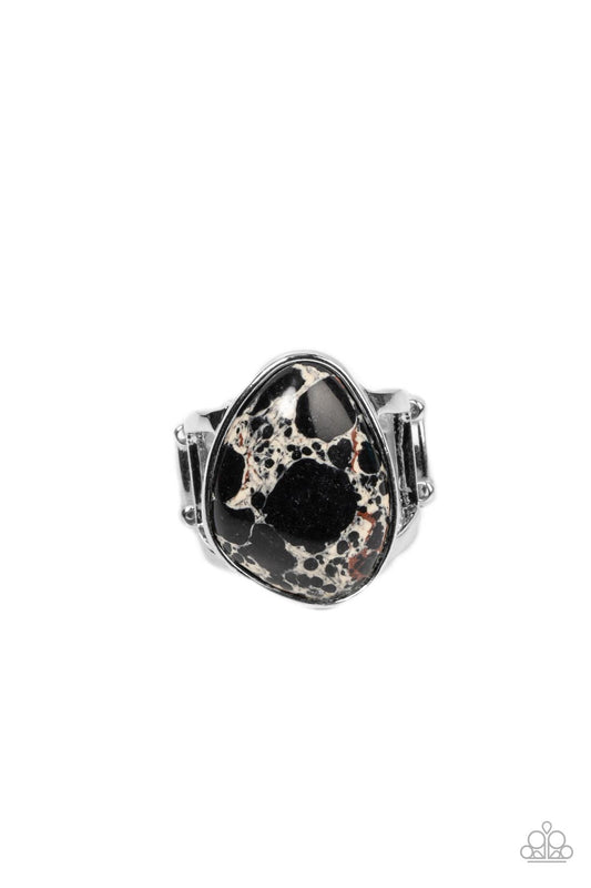 Earth Hearth – Black | Paparazzi Ring