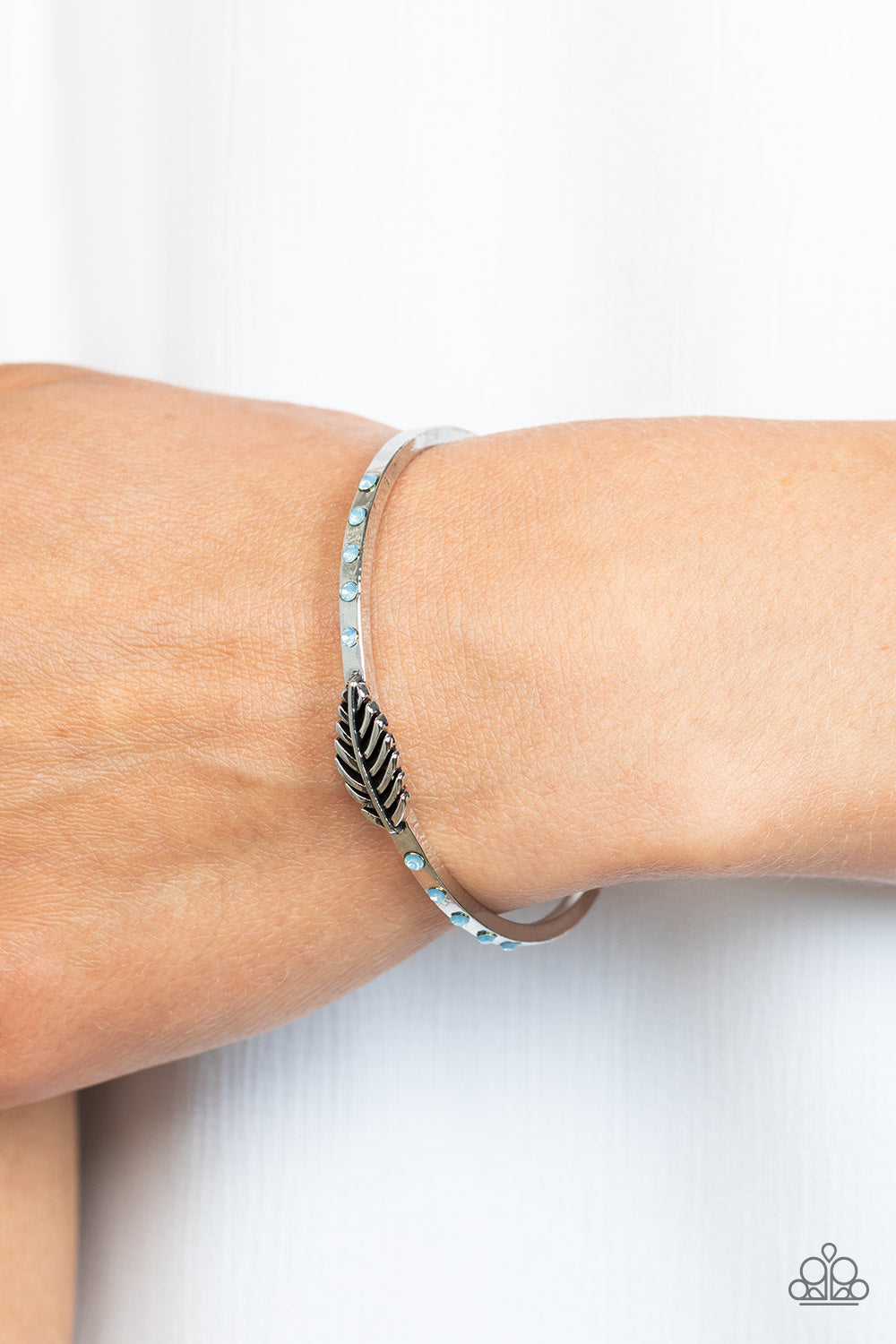Free-Spirited Shimmer – Blue | Paparazzi Bracelet