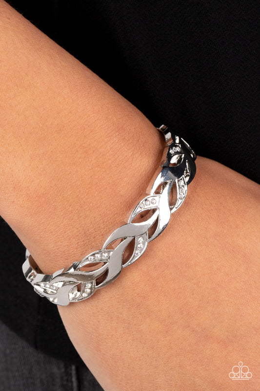 Editor-in-LEAF – White | Paparazzi Bracelet