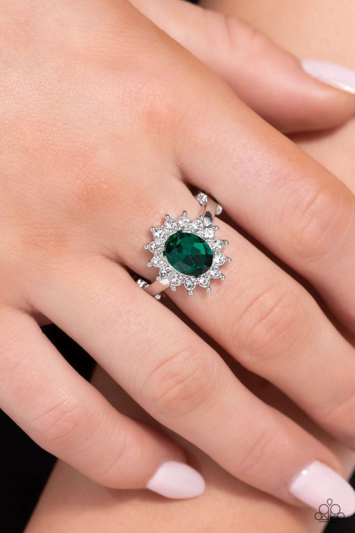 Red Carpet Reveal – Green | Paparazzi Ring