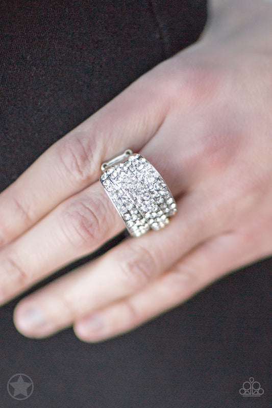 The Millionaires Club – White | Paparazzi Ring