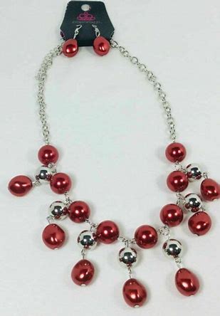 Queen of the Gala | Paparazzi Necklace