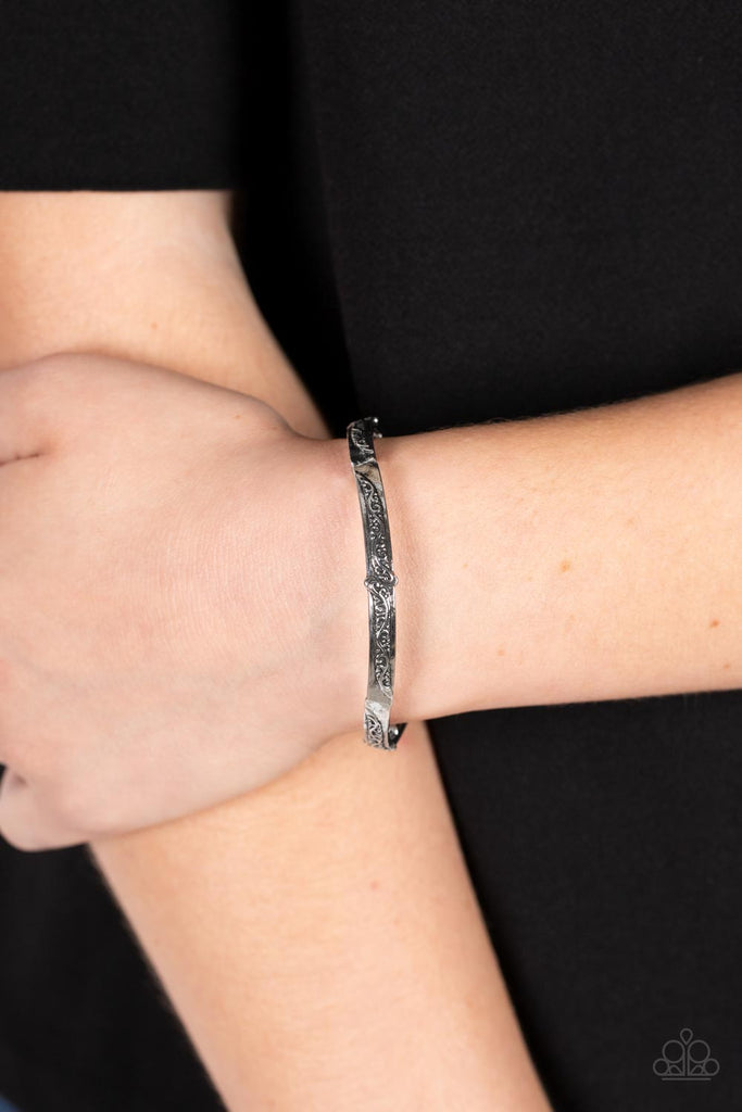 Very Vineyard - – Silver | Paparazzi Bracelet
