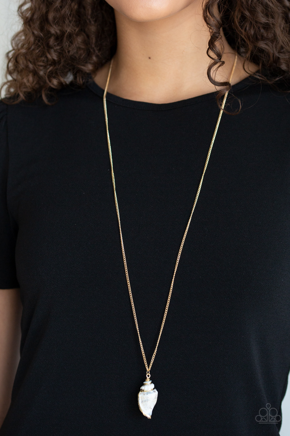 Breaking Out of My Shell – Gold | Paparazzi Necklace