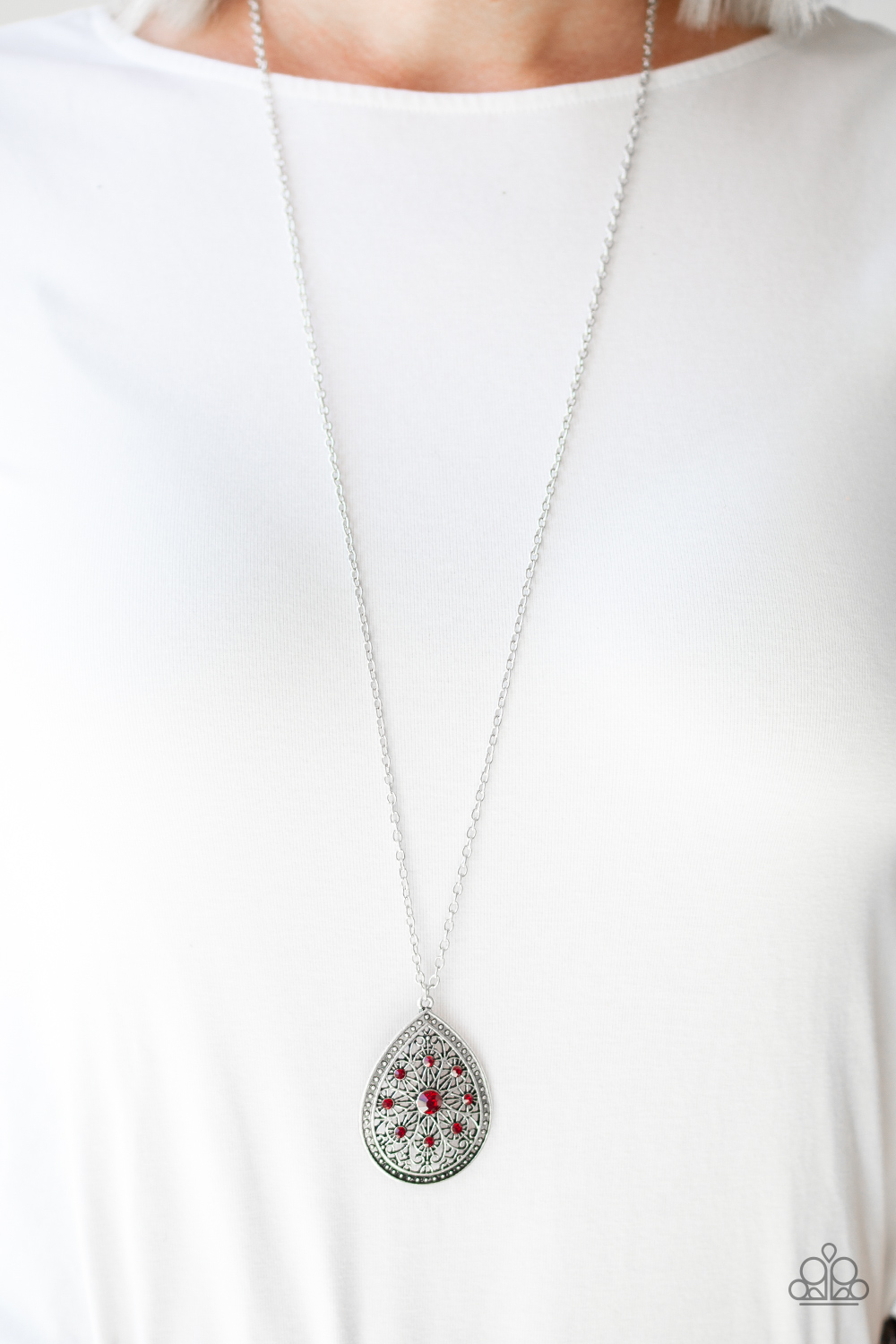 I am Queen | Paparazzi Necklace