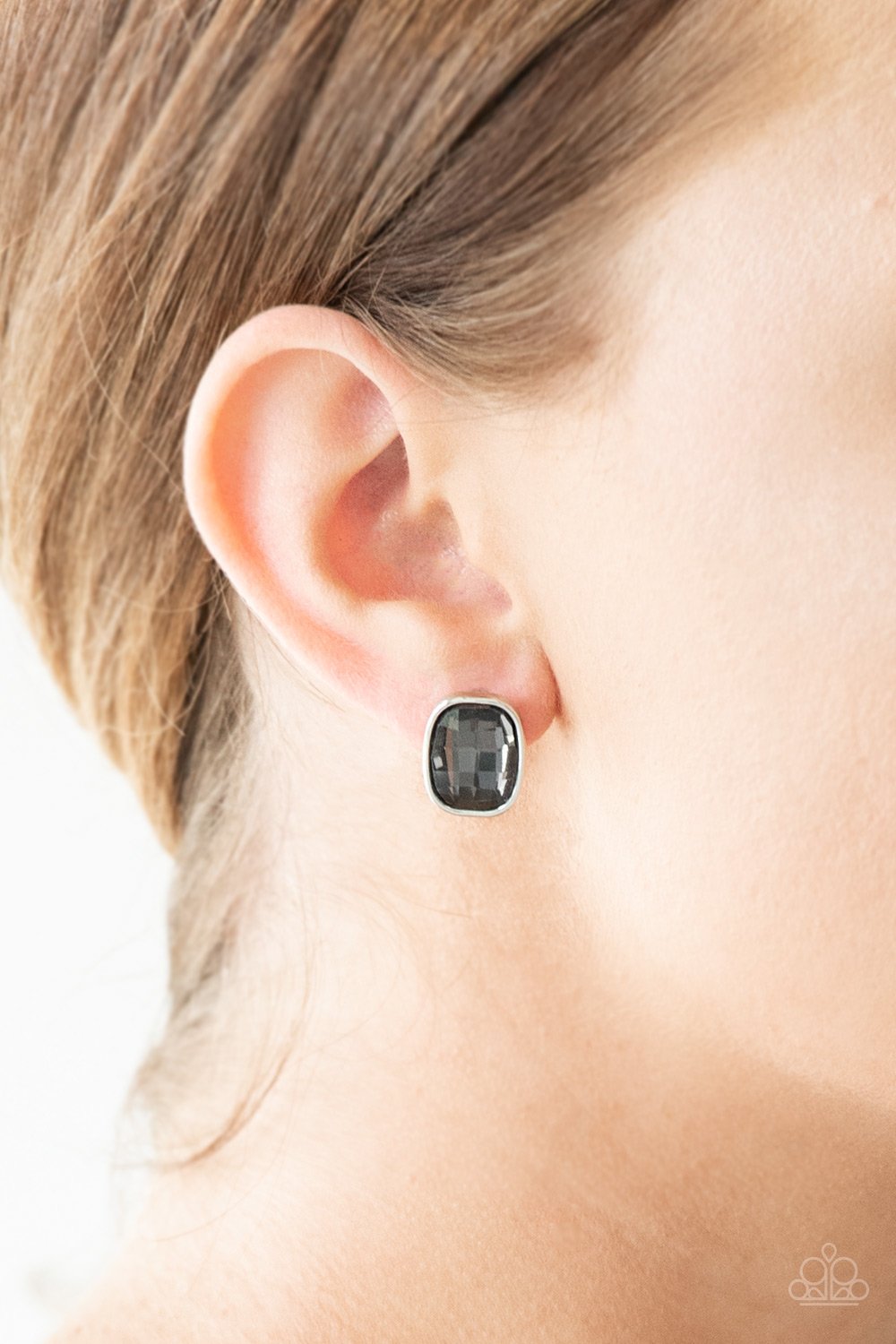 Incredibly Iconic – Silver | Paparazzi Earrings