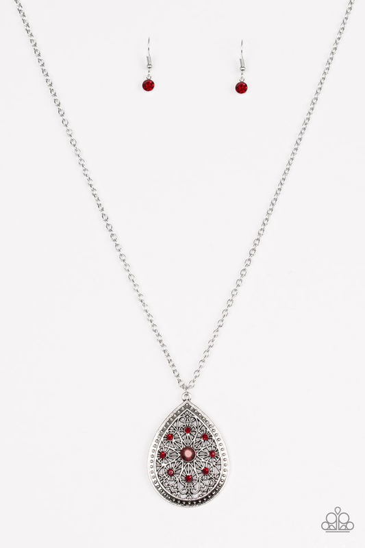 I am Queen | Paparazzi Necklace