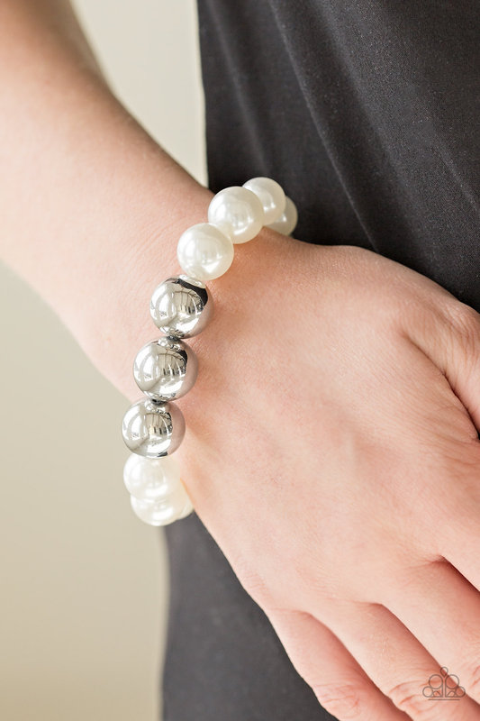 All Dressed Uptown | Paparazzi Bracelet
