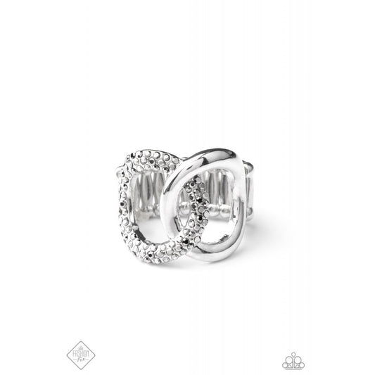 Unbreakable Bond – Silver | Paparazzi Ring